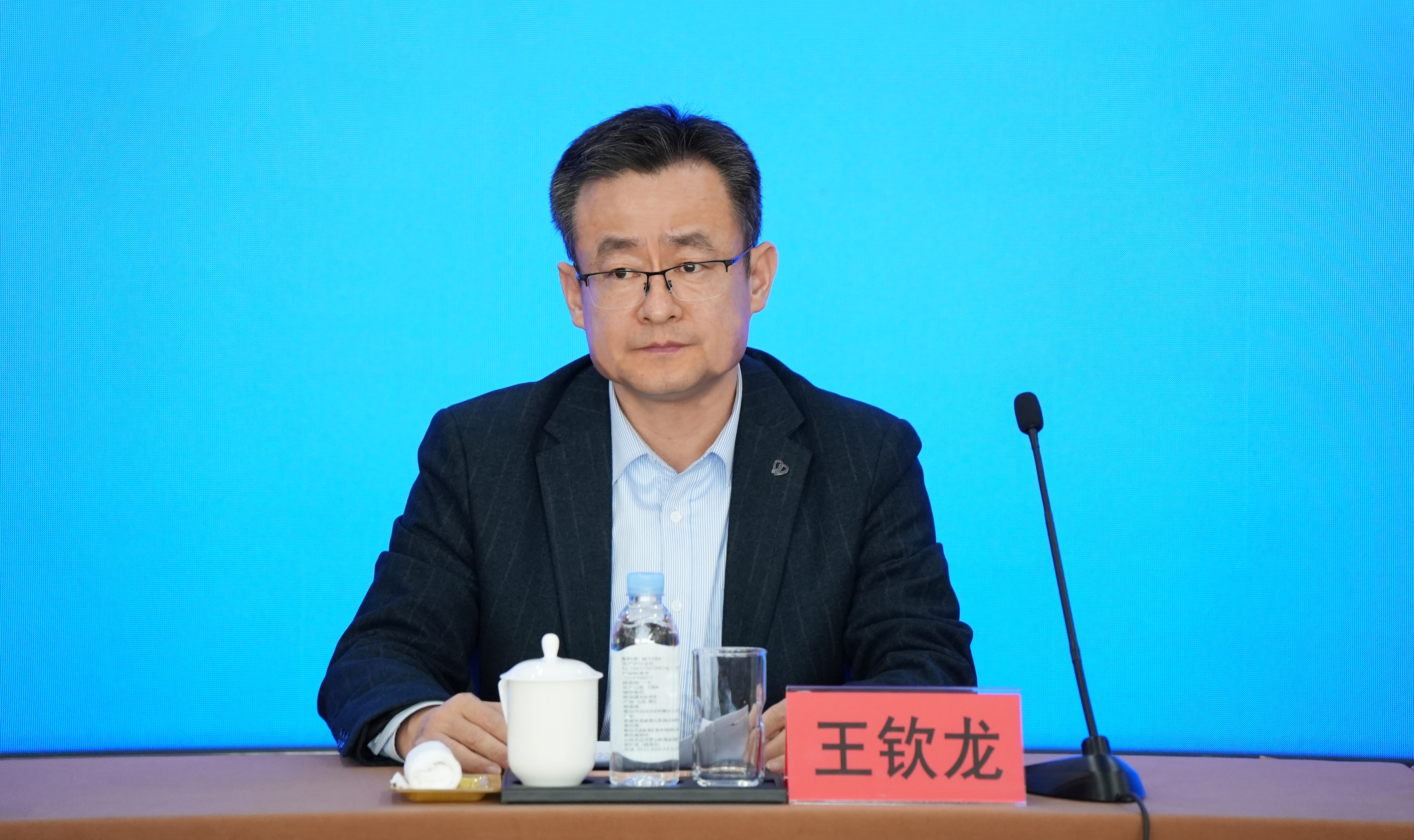 王钦龙2q.jpg